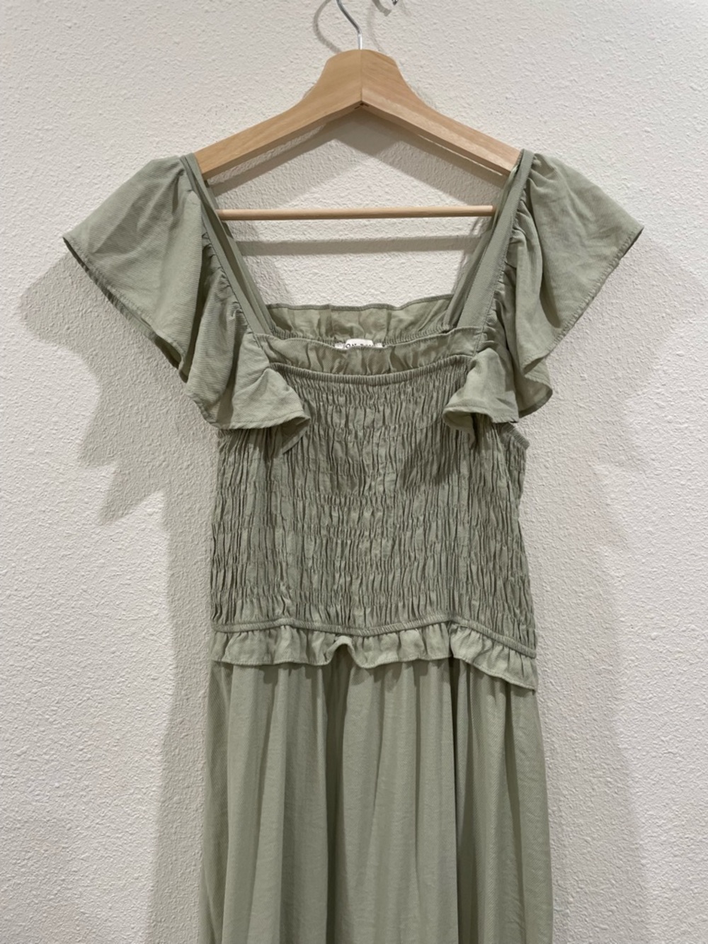Moon River Smocked Ruffle Sleeve Maxi Dress Sage Green Size Medium Spring Summer - Picture 5 of 8